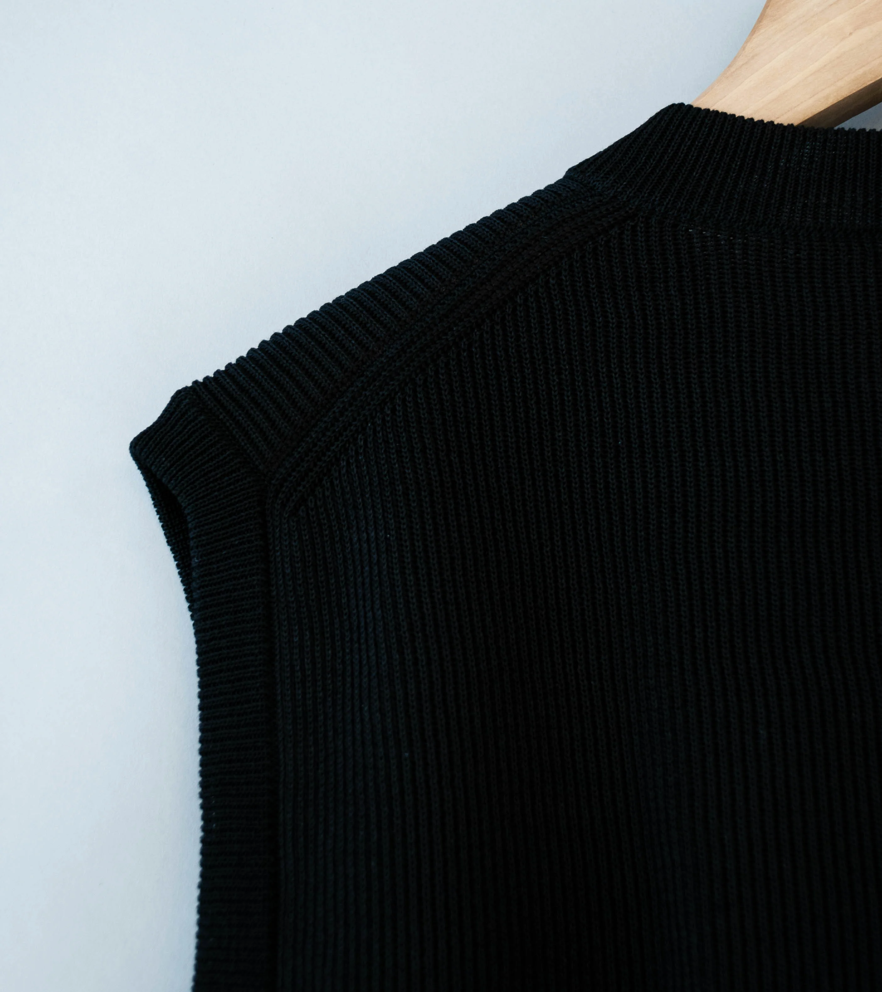 Auralee 'Flat Yarn Rib Knit Vest' (Black) - Image 8