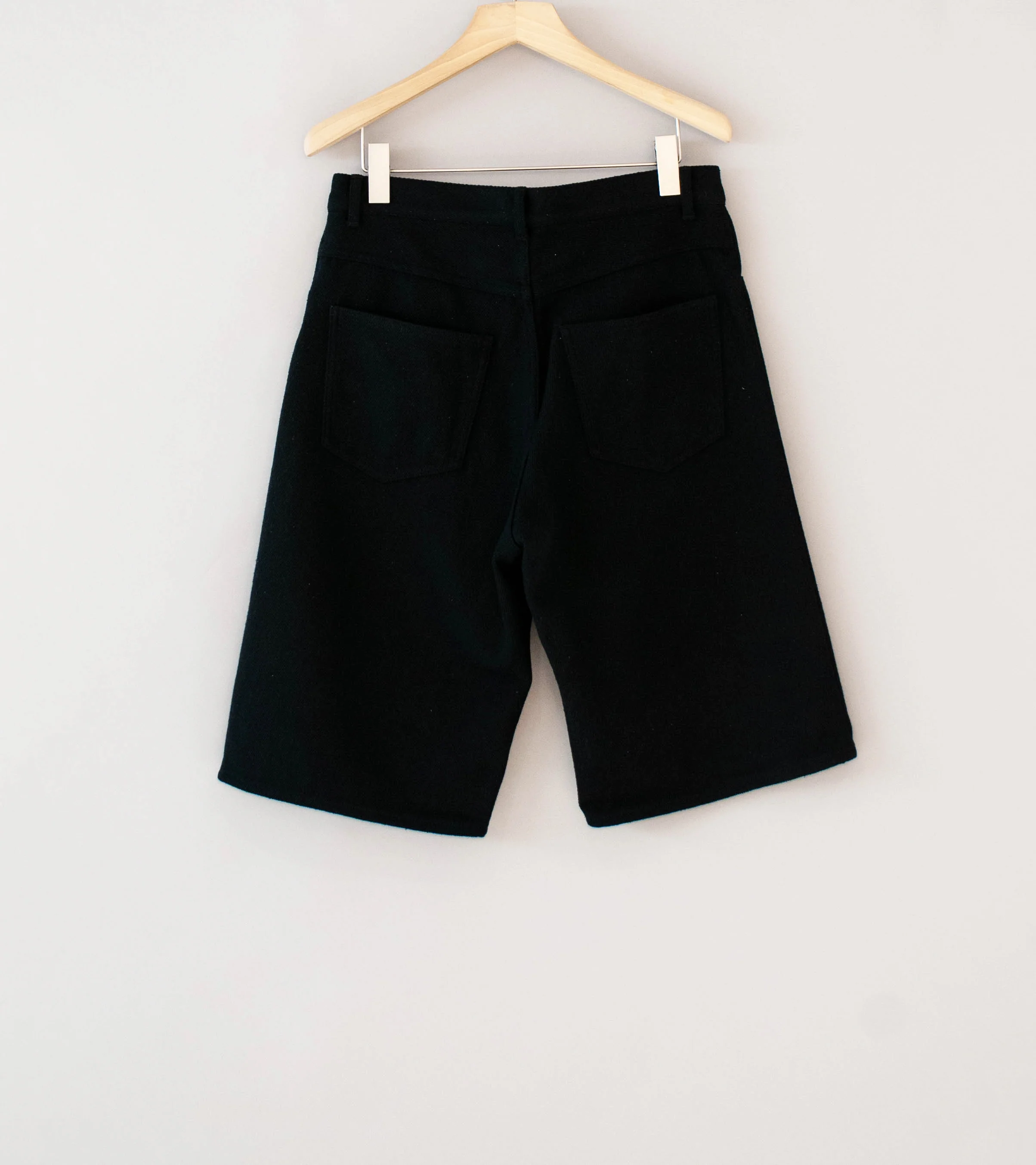 Auralee 'Silk Nep Denim 5P Wide Shorts' (Black) - Image 5