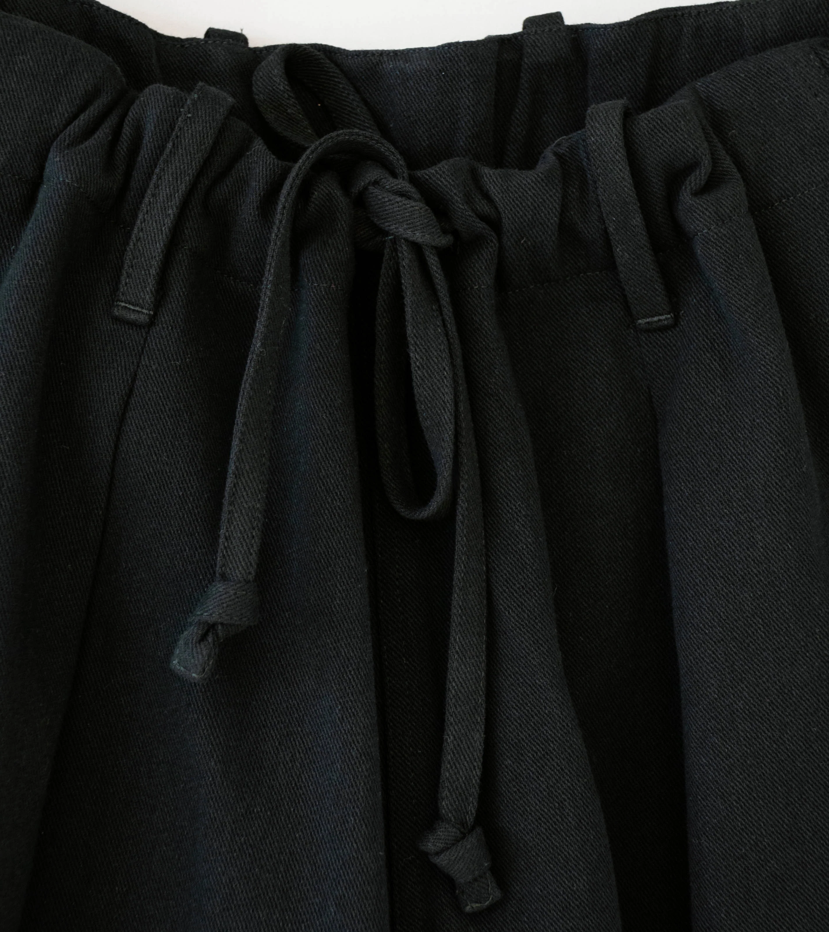 Conkers 'Rambler Short' (Black Cotton Flax Twill) - Image 4