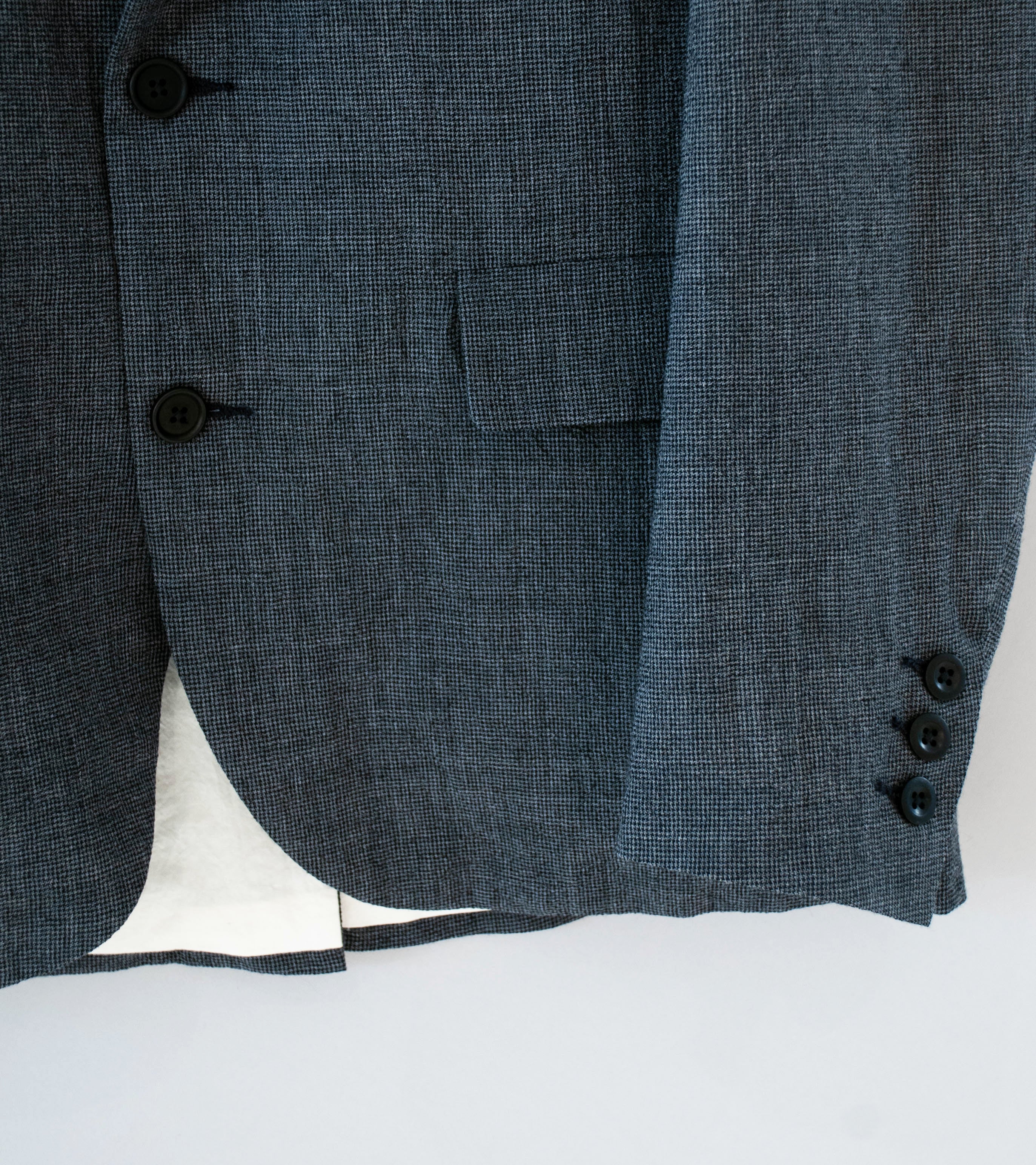 Evan Kinori 'Three Button Jacket' (Charcoal Black Wool Puppytooth) - Image 4