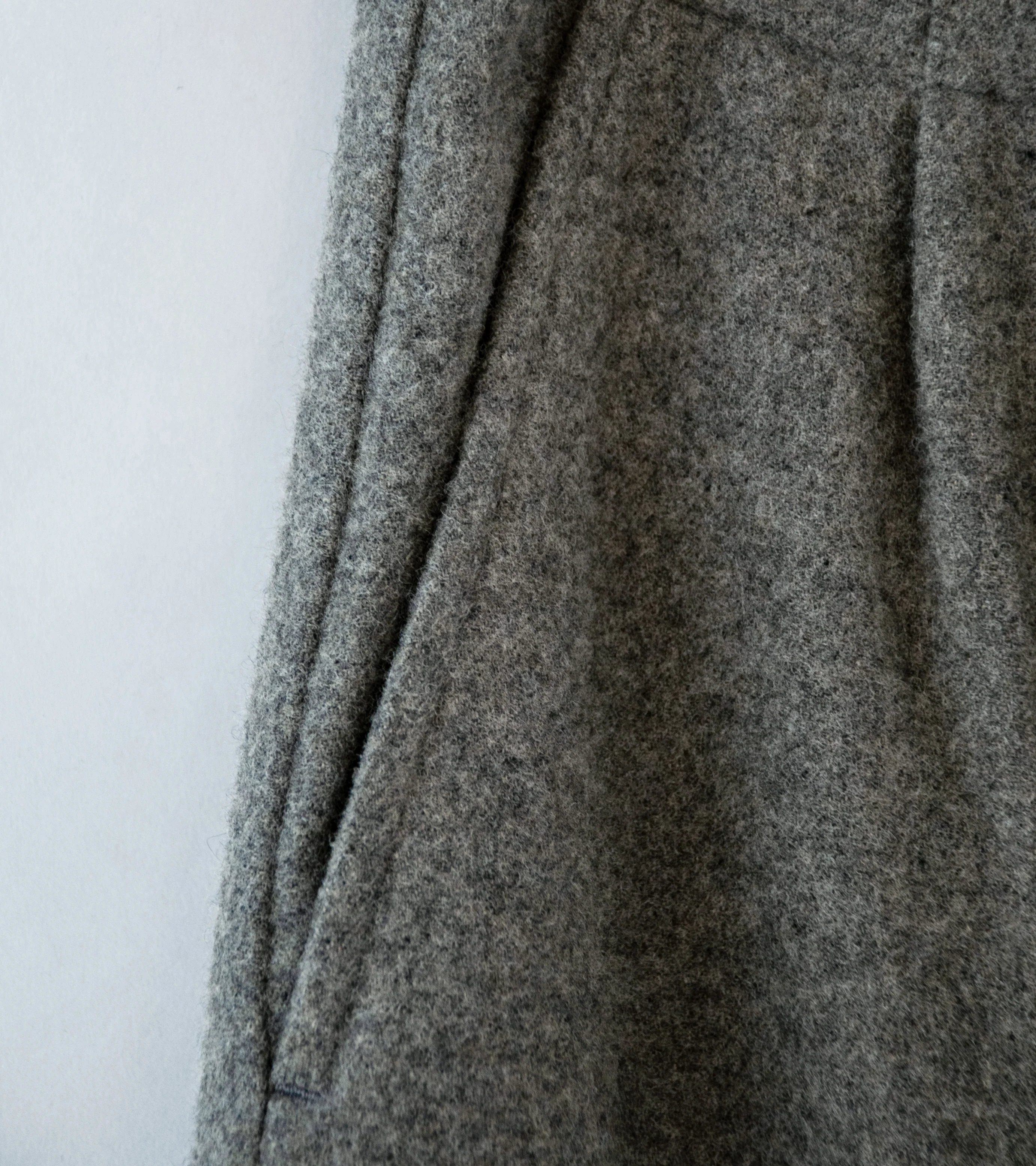 Evan Kinori 'Two Pleat Pant' (Mid Grey Brushed Wool Cashmere) - Image 3
