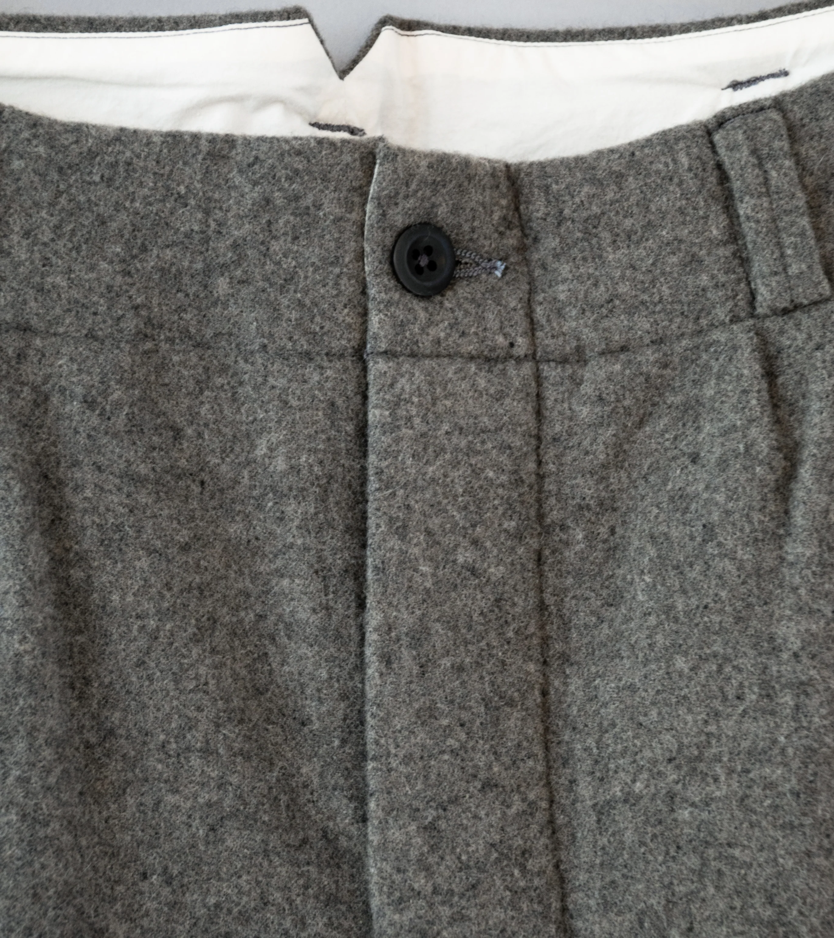 Evan Kinori 'Two Pleat Pant' (Mid Grey Brushed Wool Cashmere) - Image 4