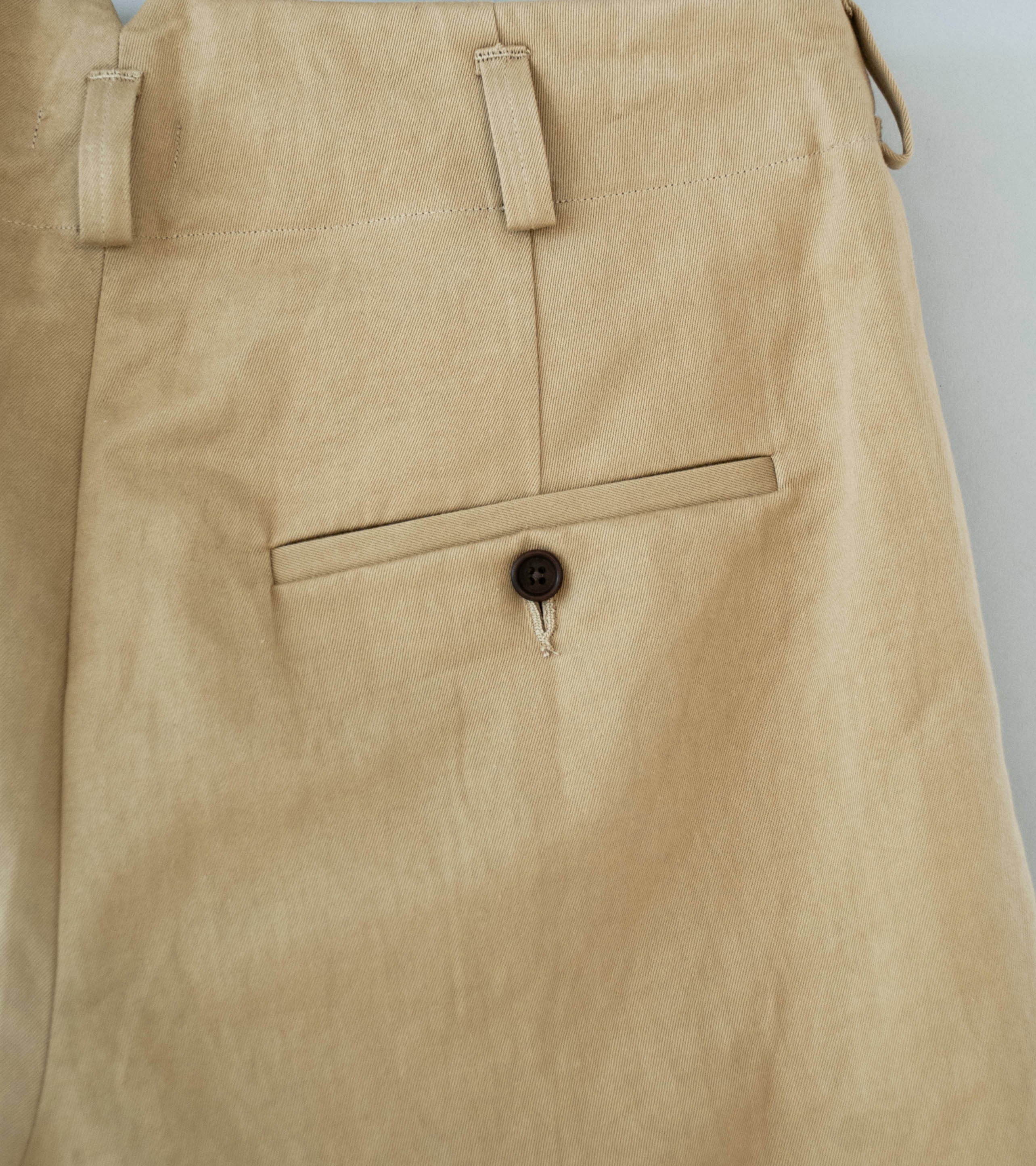 Evan Kinori 'Two Pleat Short' (Khaki Natural Gallnut Dye Cotton Washi Twill) - Image 6