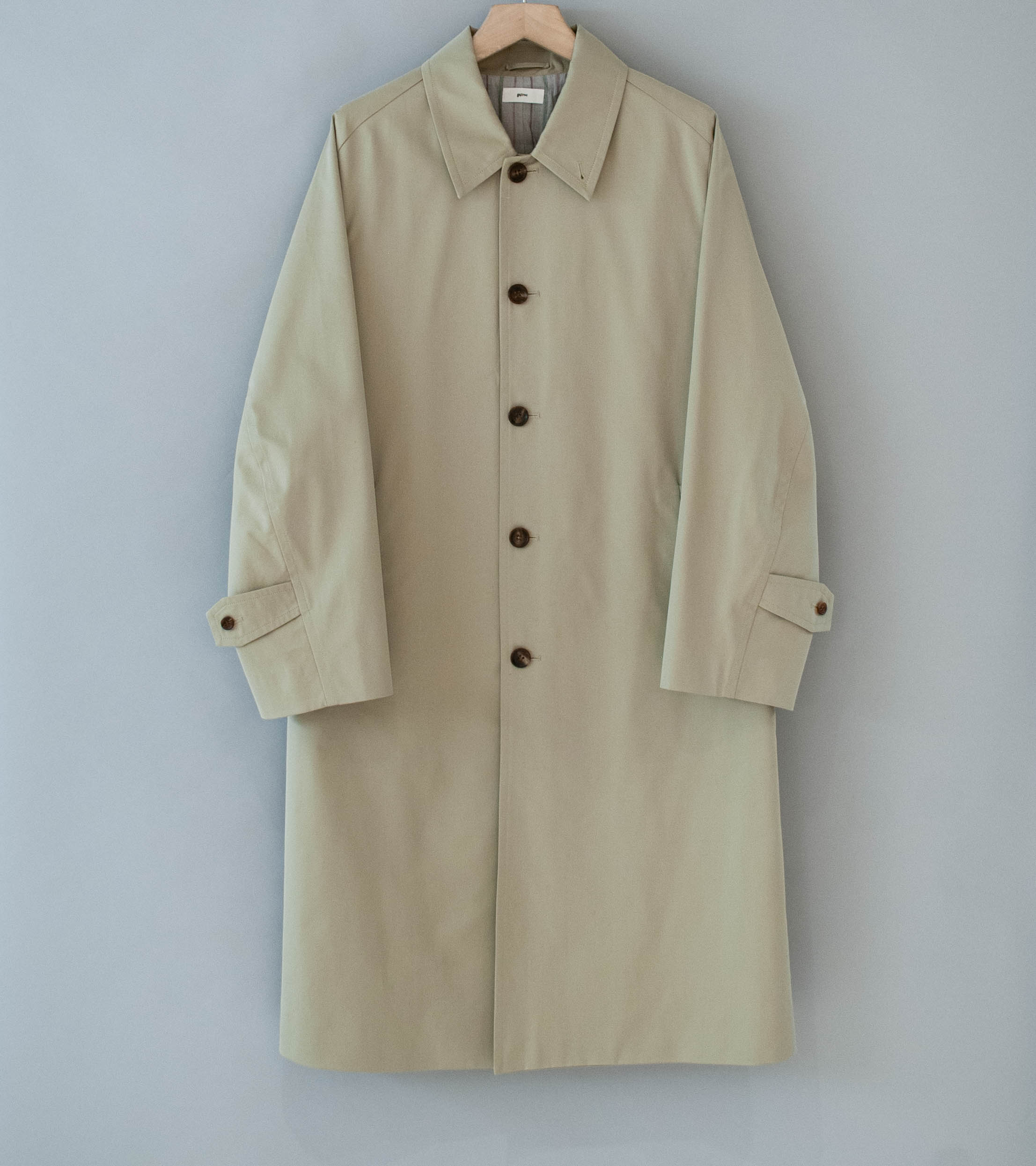 Gajiroc 'Cotton Silk Gabardine Saddle Shoulder Coat' (Khaki)