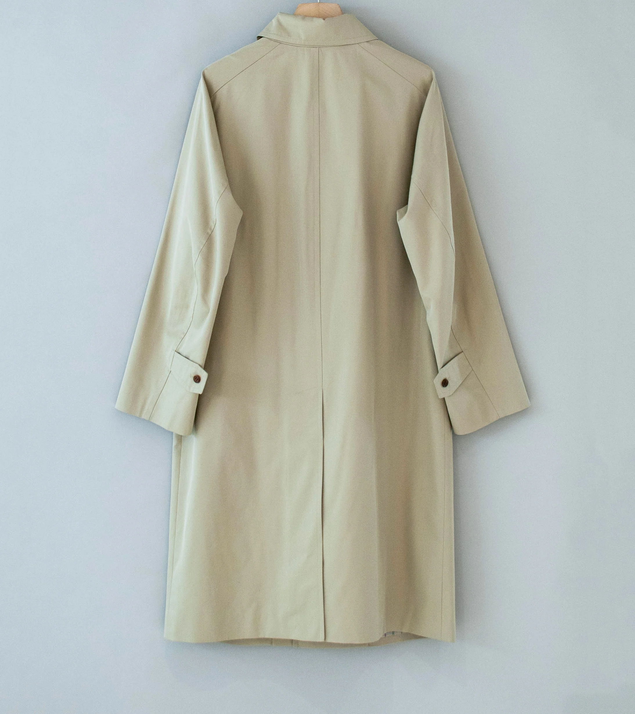 Gajiroc 'Cotton Silk Gabardine Saddle Shoulder Coat' (Khaki) - Image 12