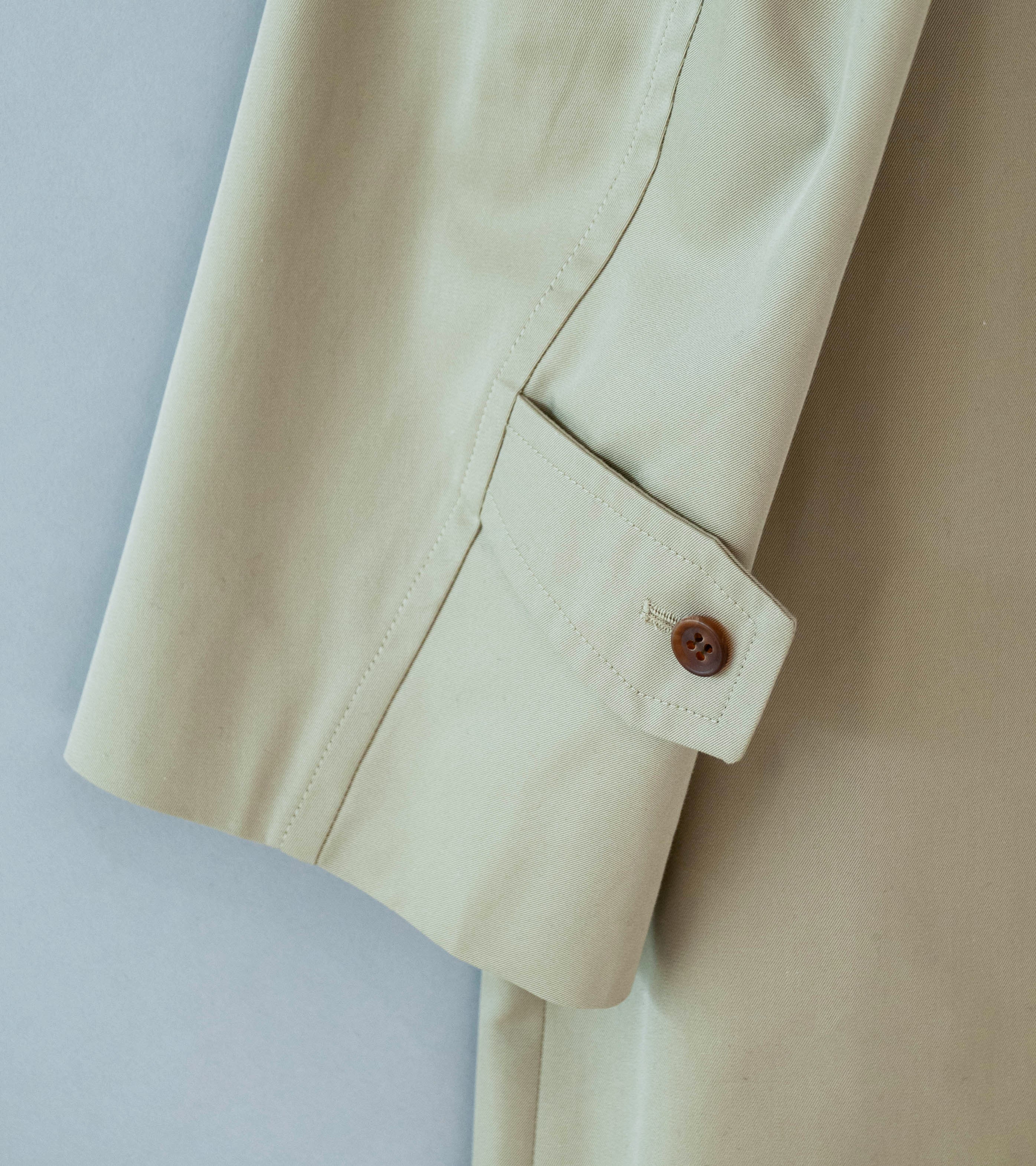 Gajiroc 'Cotton Silk Gabardine Saddle Shoulder Coat' (Khaki) - Image 13