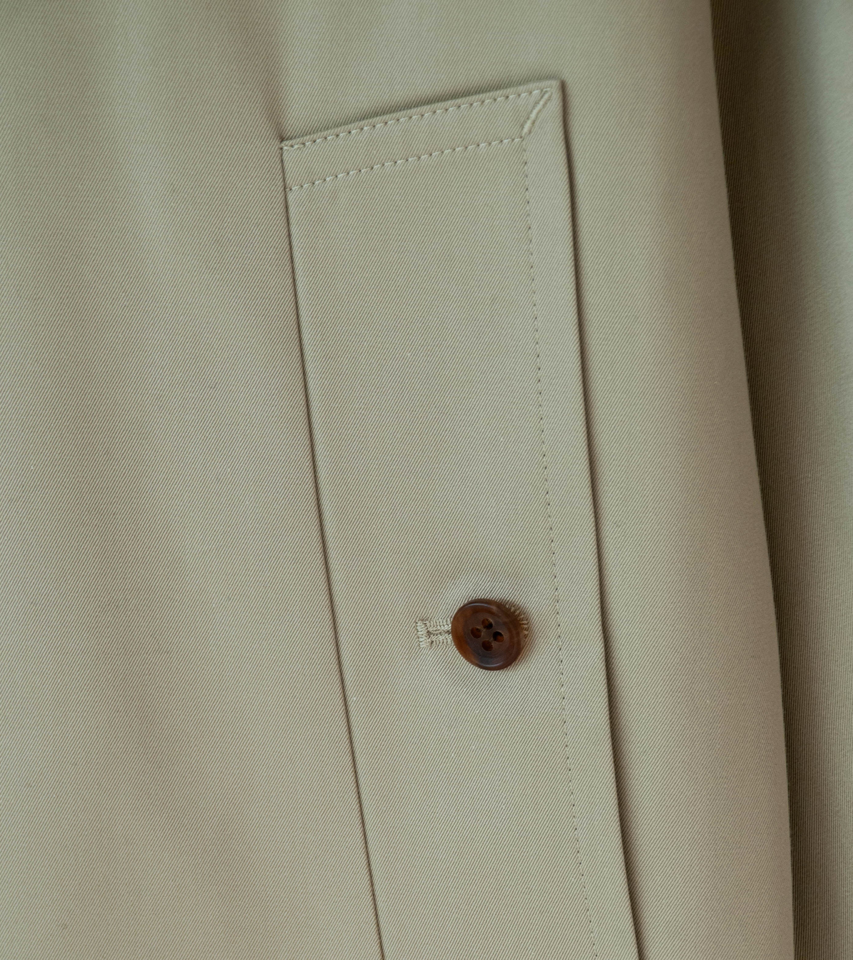 Gajiroc 'Cotton Silk Gabardine Saddle Shoulder Coat' (Khaki) - Image 8