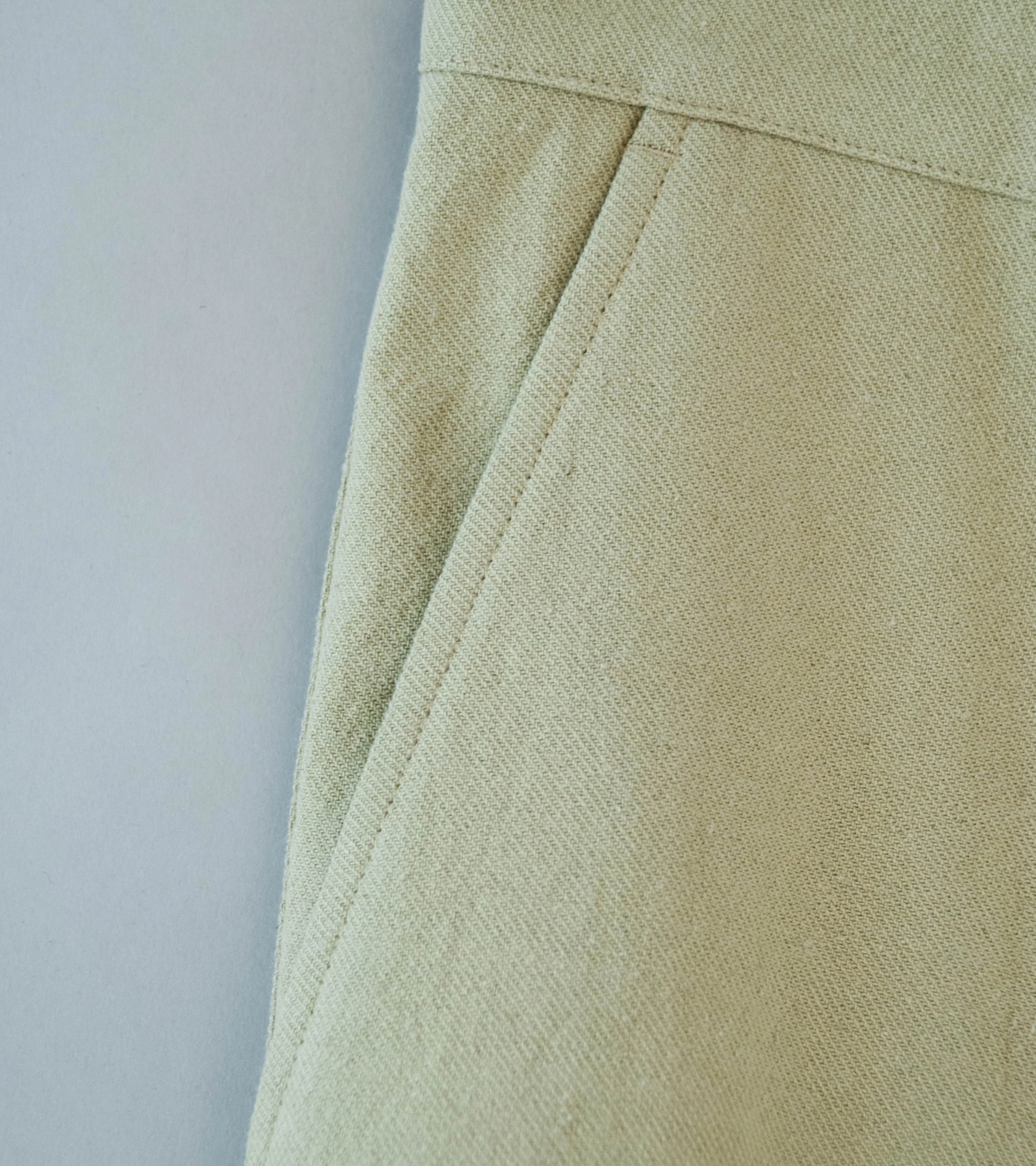 Gajiroc 'Cotton Silk Nep Twill Flat Front Pants' (Beige) - Image 3
