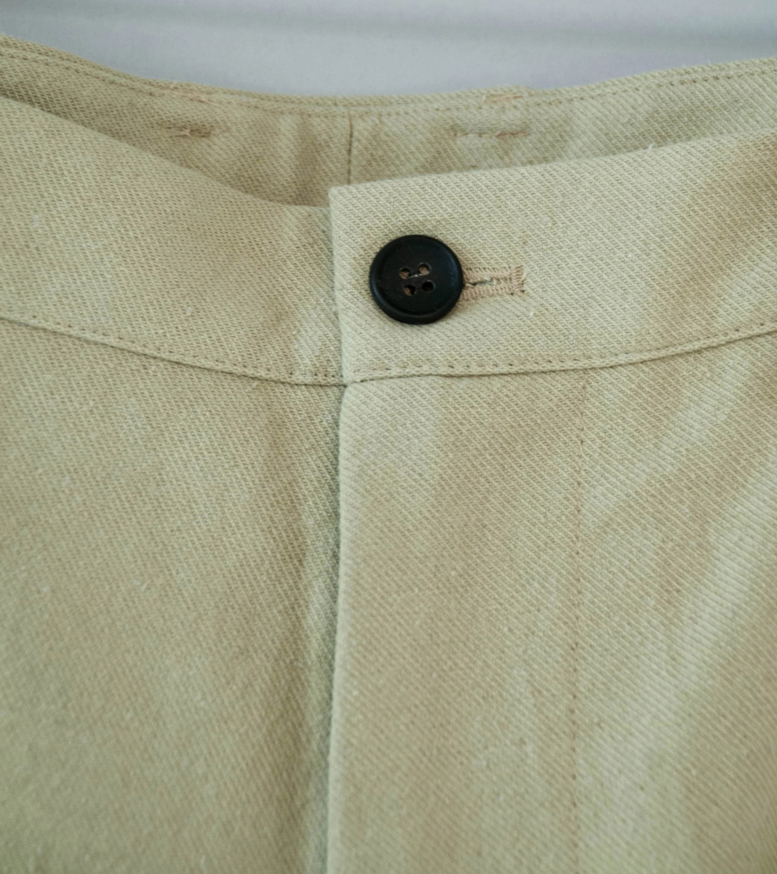 Gajiroc 'Cotton Silk Nep Twill Flat Front Pants' (Beige) - Image 4