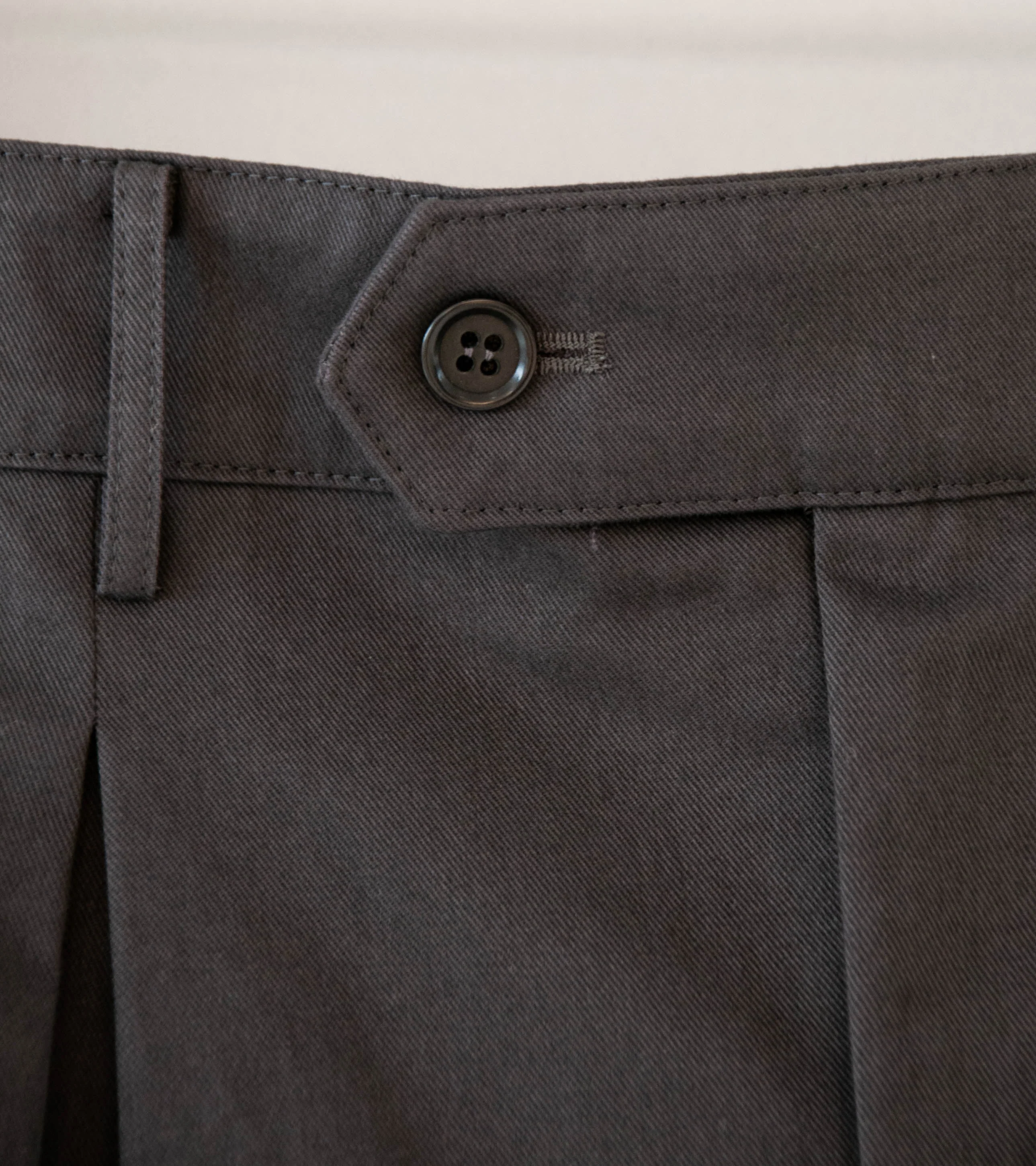 Gajiroc 'Inverted Box Pleated Chino Pants' (Graphite) - Image 5
