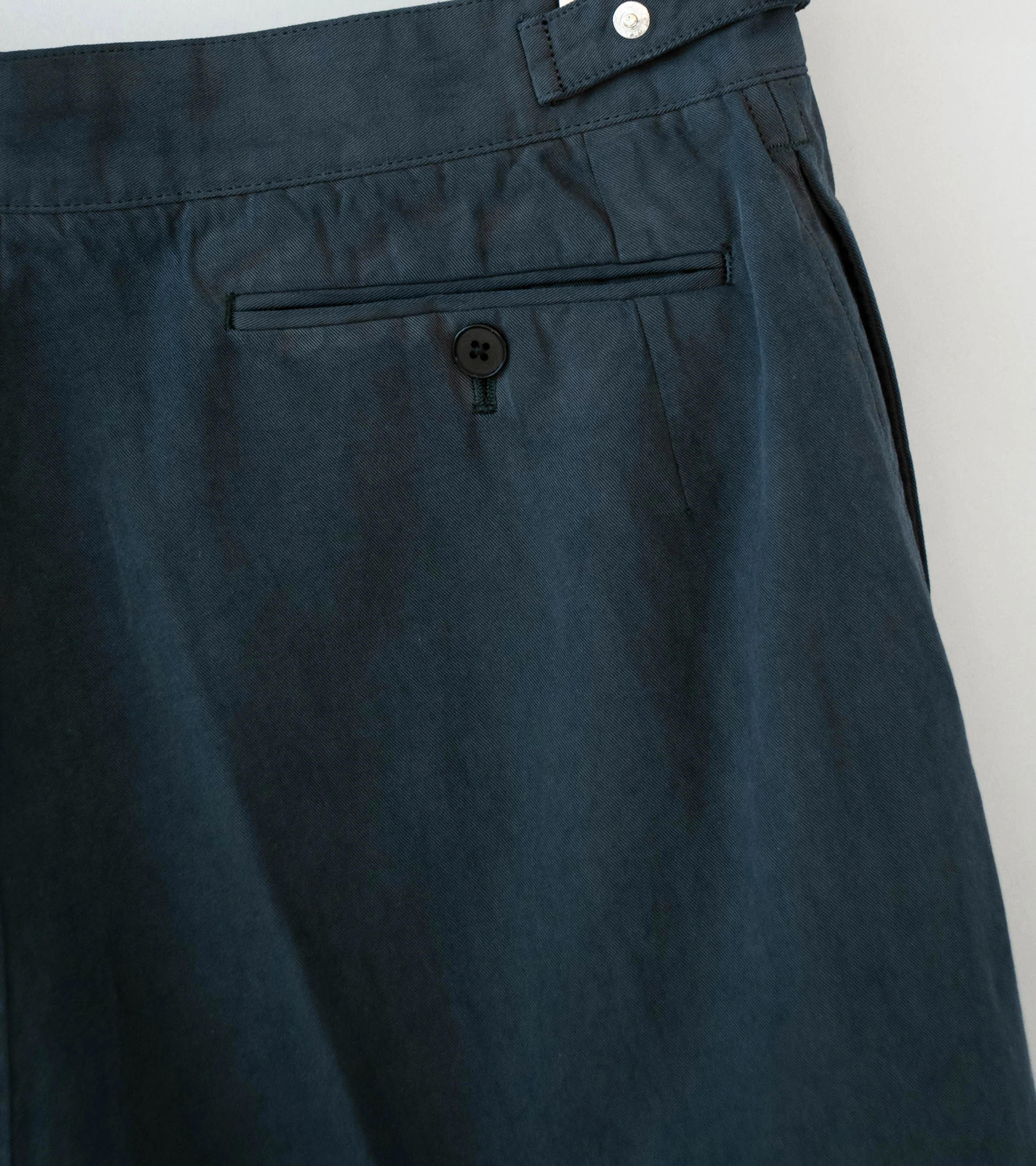 Lady White Co 'Kaptain Sunshine Cotton Linen Short' (Charcoal) - Image 6