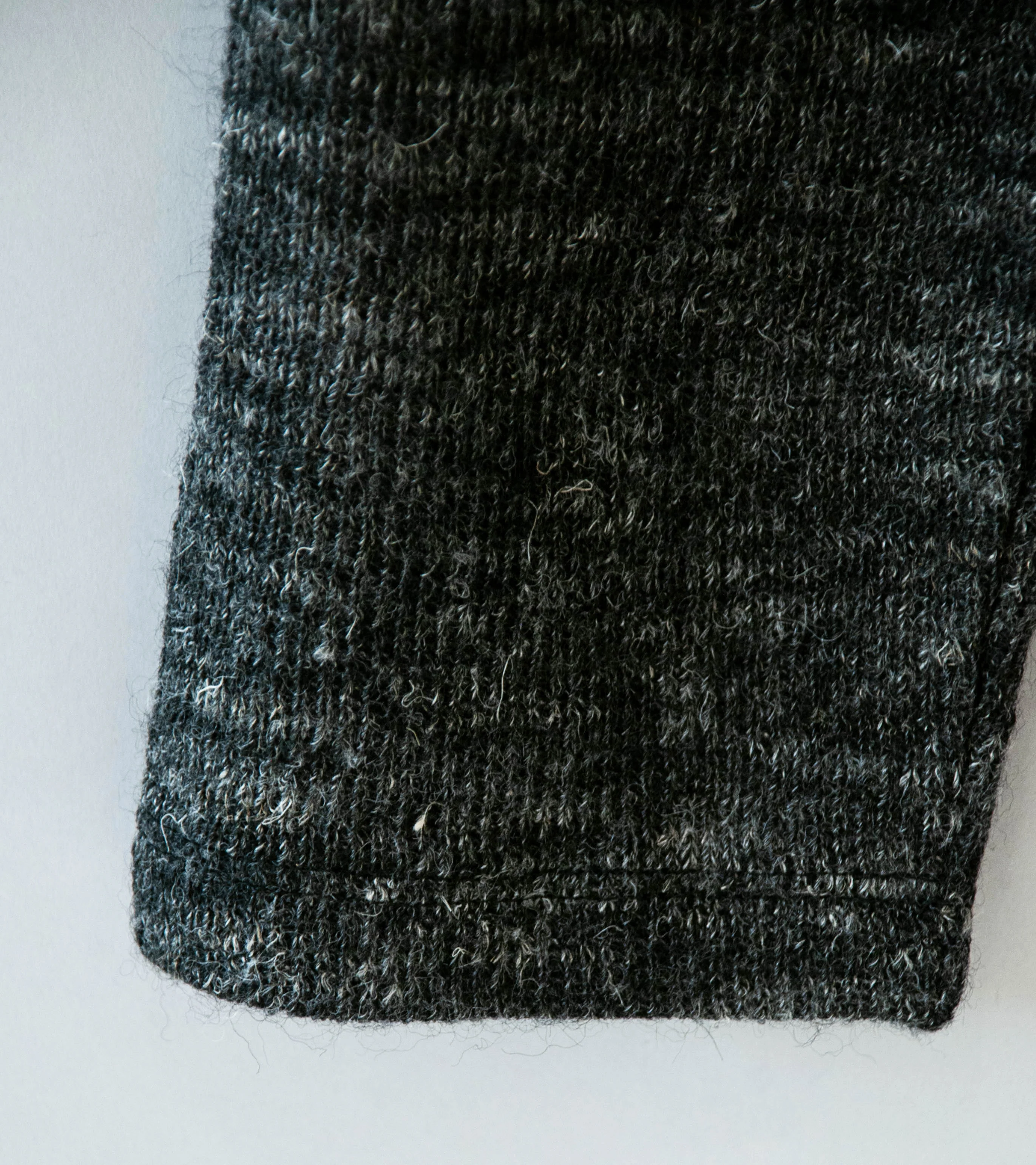 Lady White Co 'Linen Wool V-Neck' (Black Melange) - Image 4