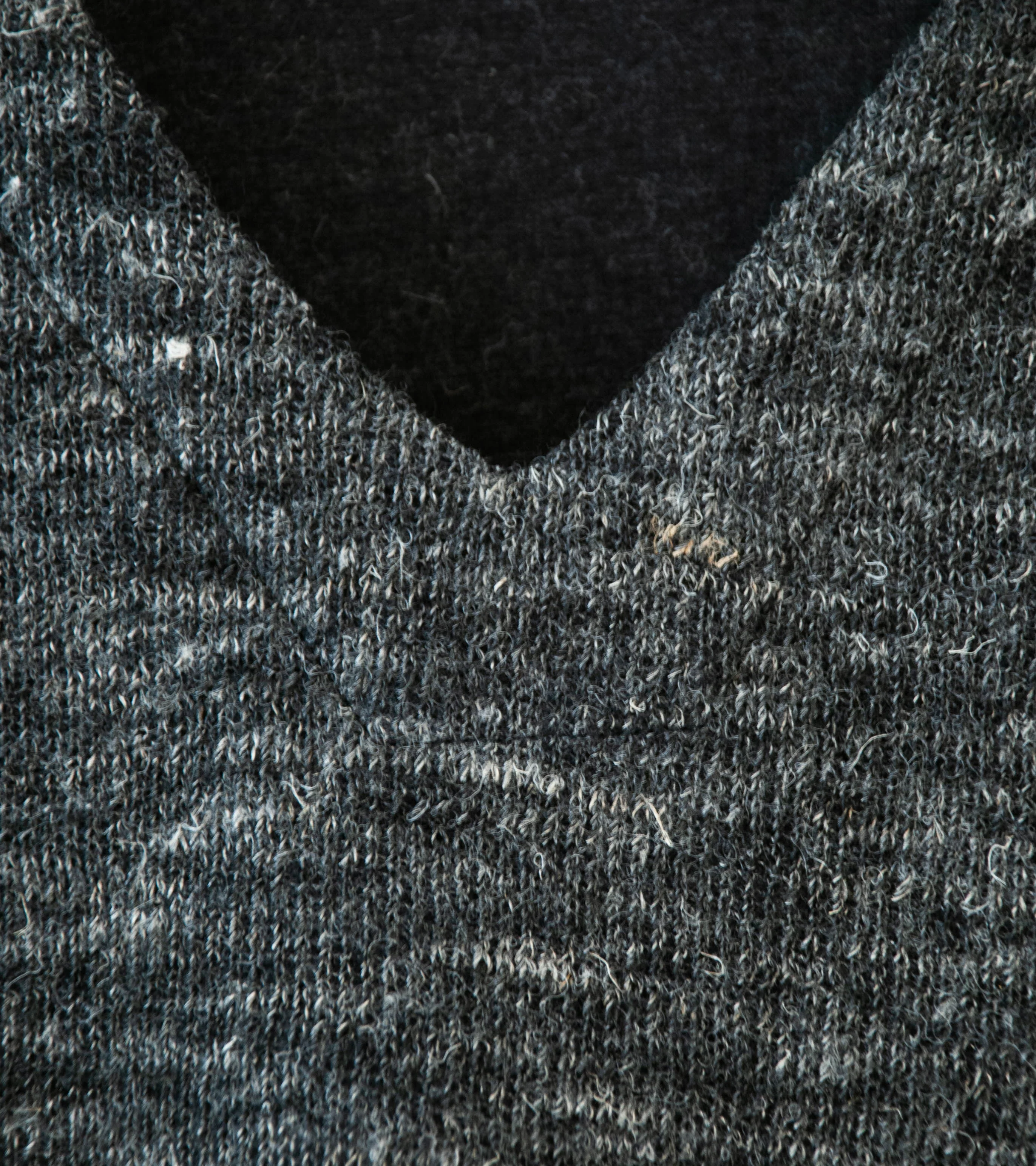 Lady White Co 'Linen Wool V-Neck' (Black Melange) - Image 6