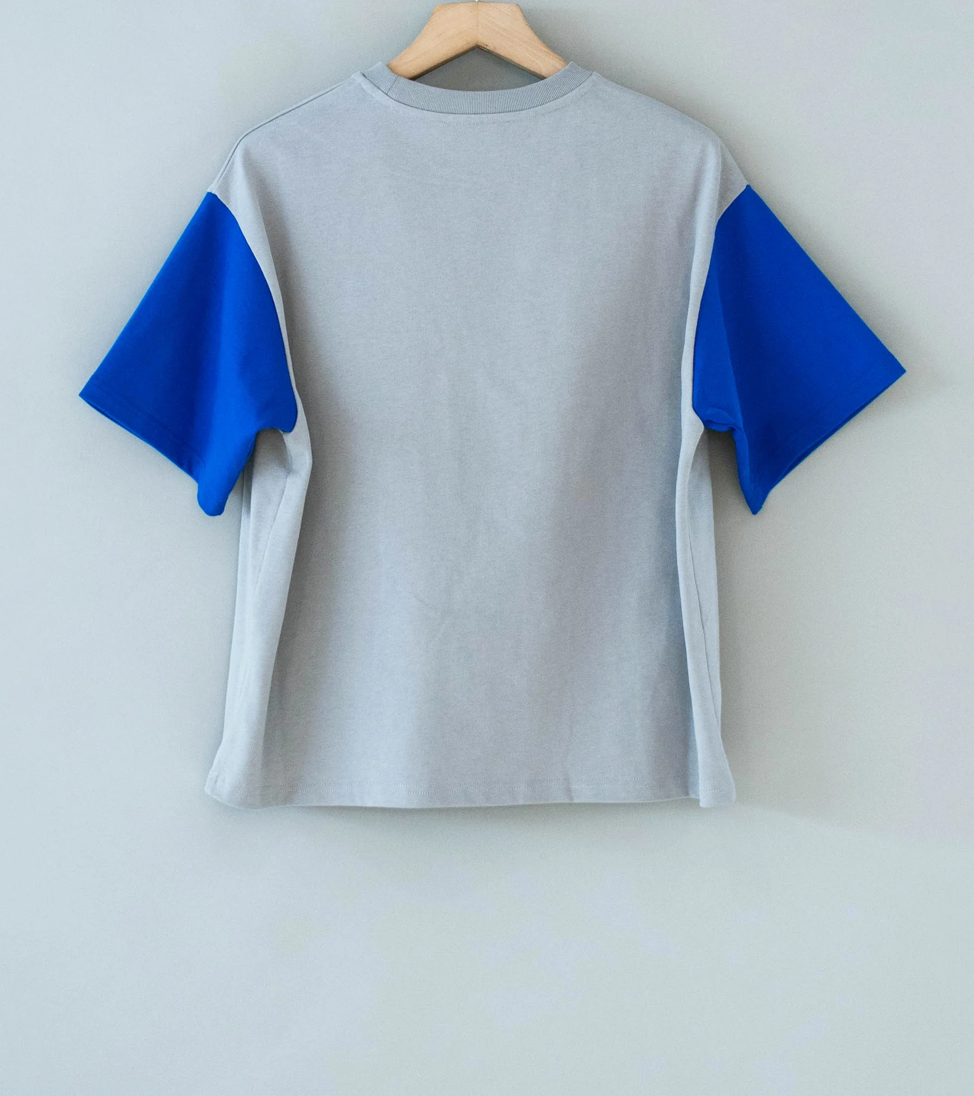 LII 'Contrast Sleeve Tee' (Grey Blue) - Image 4