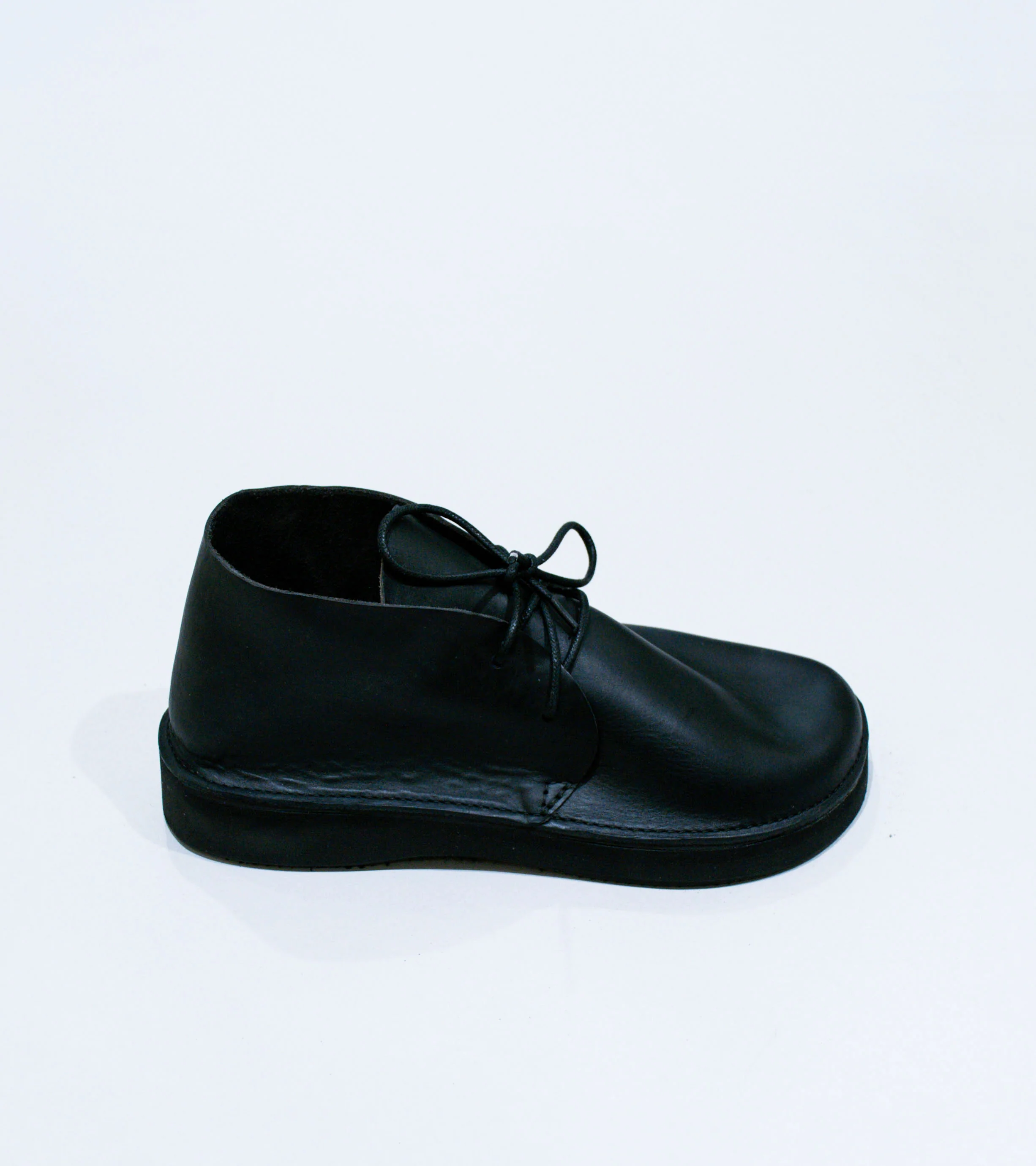 MAN-TLE 'R0 V2 Aurora High' (Black Horween) - Image 4