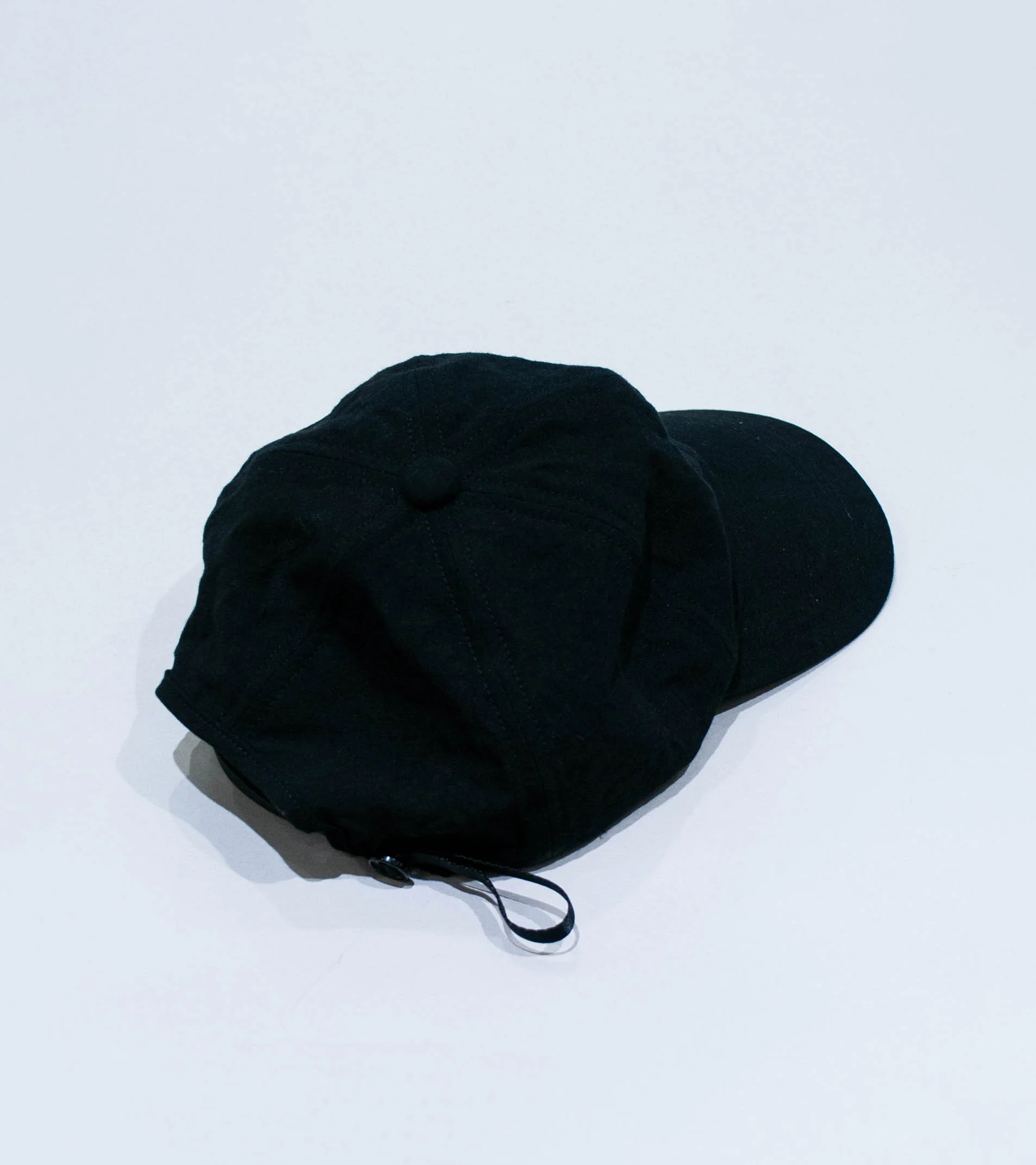 MAN-TLE 'R20 C1 Shallow Cap' (Black Linen) - Image 3