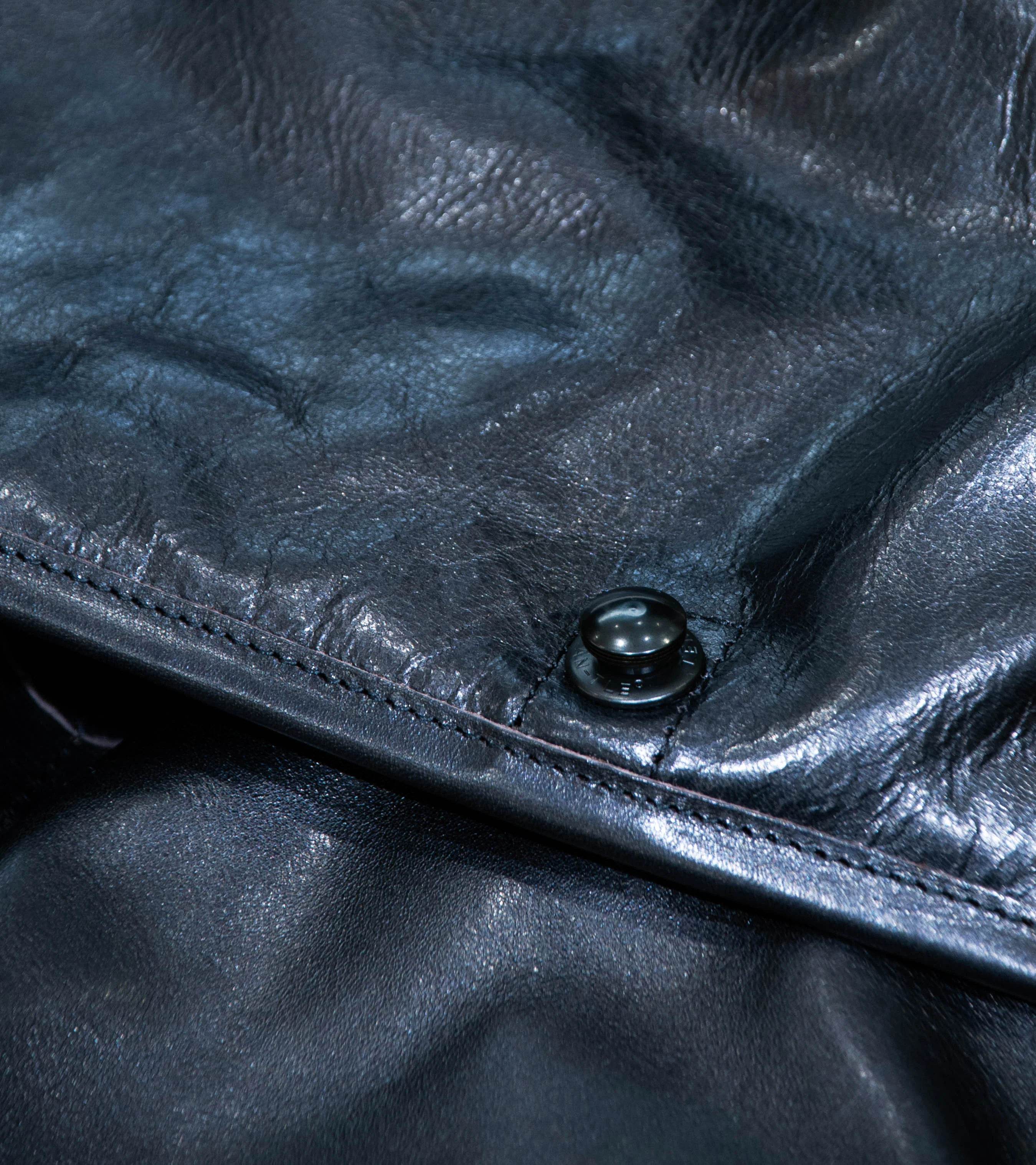 MAN-TLE 'R20 G4 Mini Messenger' (Black Hide) - Image 2