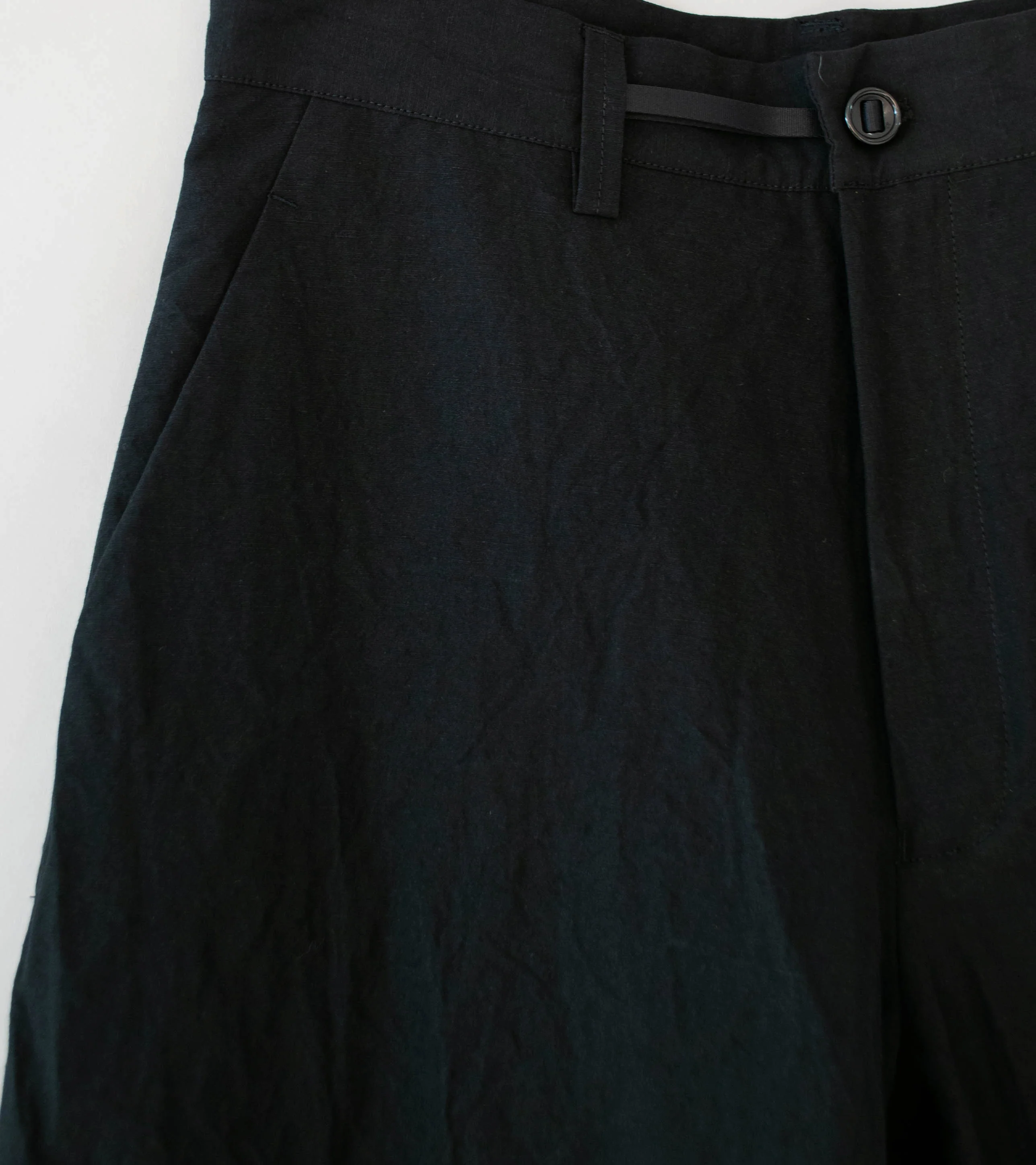 MAN-TLE 'R20 P4 Wide Pants' (Black Linen) - Image 2