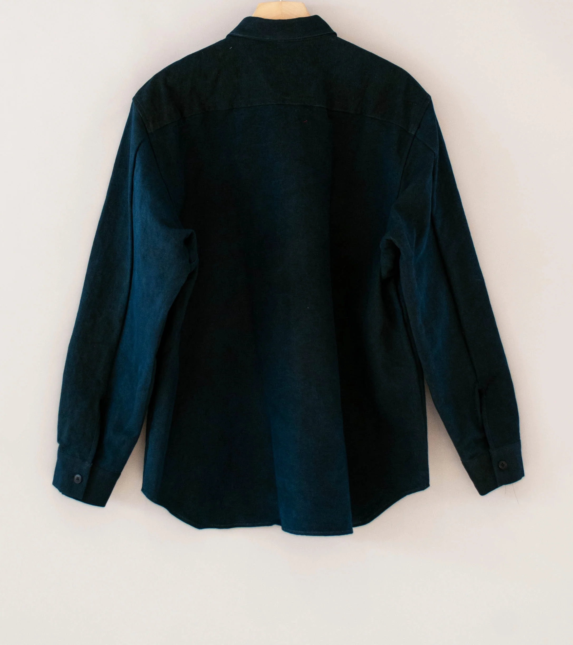 MAN-TLE 'R20 S8 Weather Shirt Pocket' (Sumi Indigo Double Cloth) - Image 6