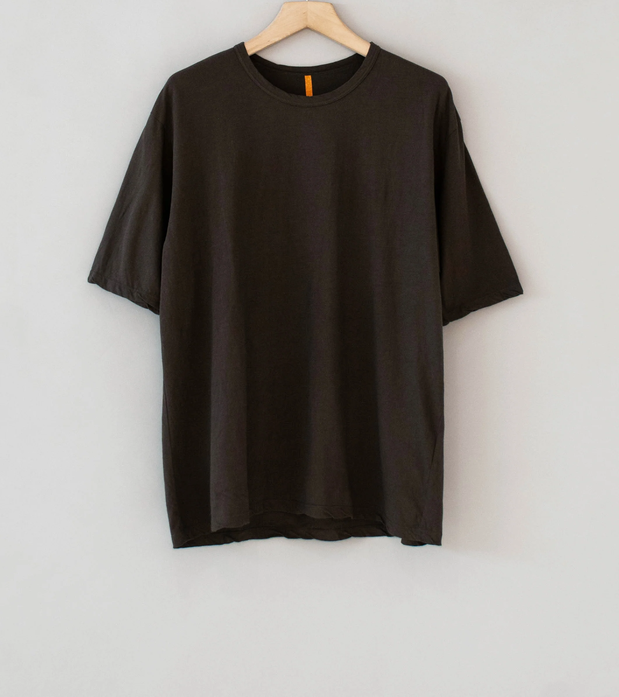 MAN-TLE 'R20 T5 S/S Binder T-Shirt' (Carbon)