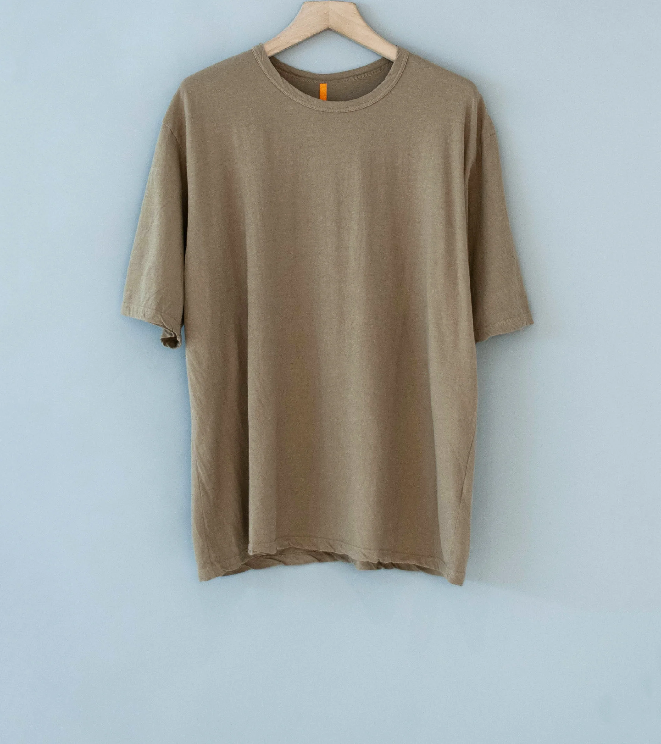 MAN-TLE 'R20 T5 S/S Binder T-Shirt' (Dust)