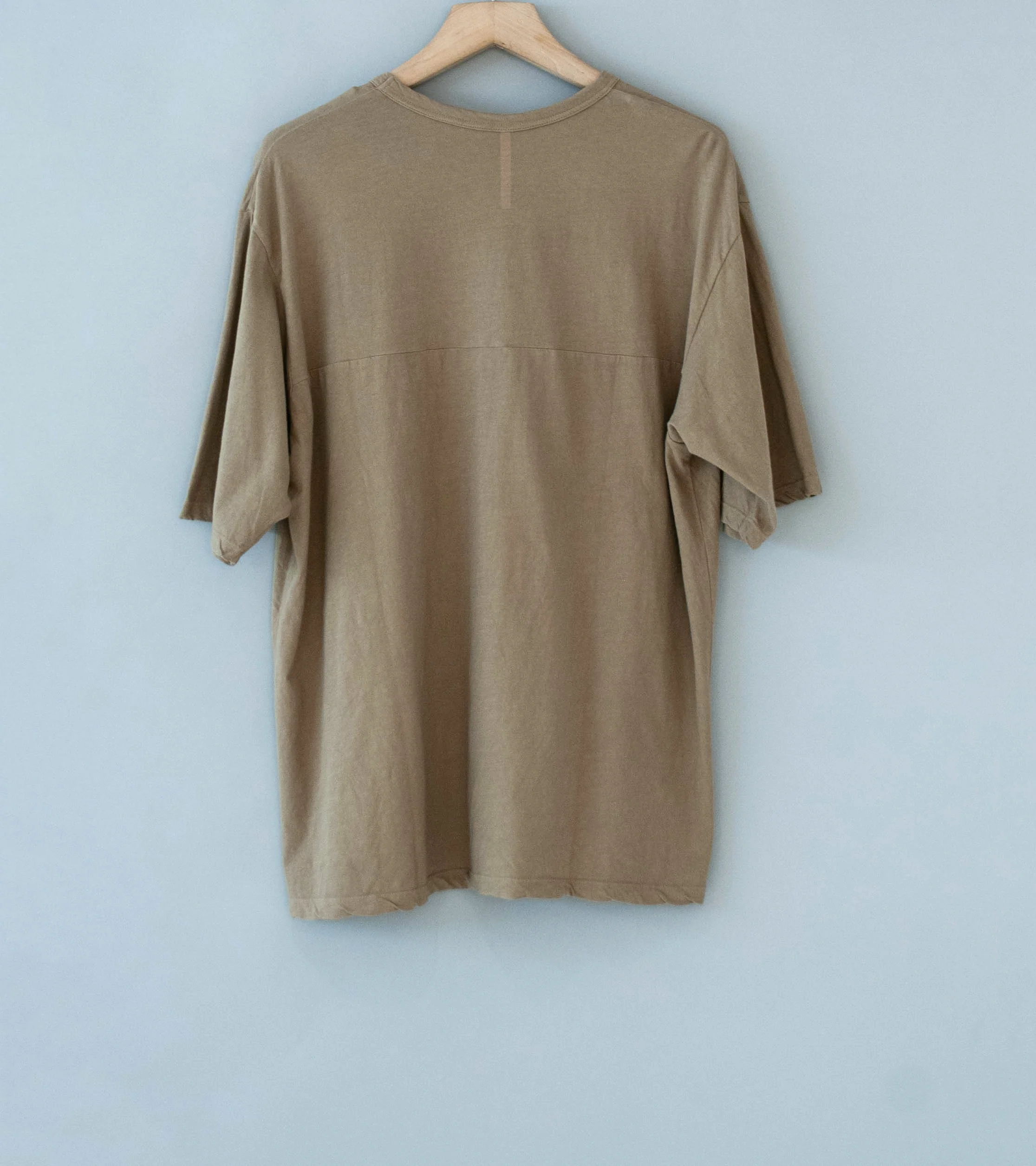 MAN-TLE 'R20 T5 S/S Binder T-Shirt' (Dust) - Image 4