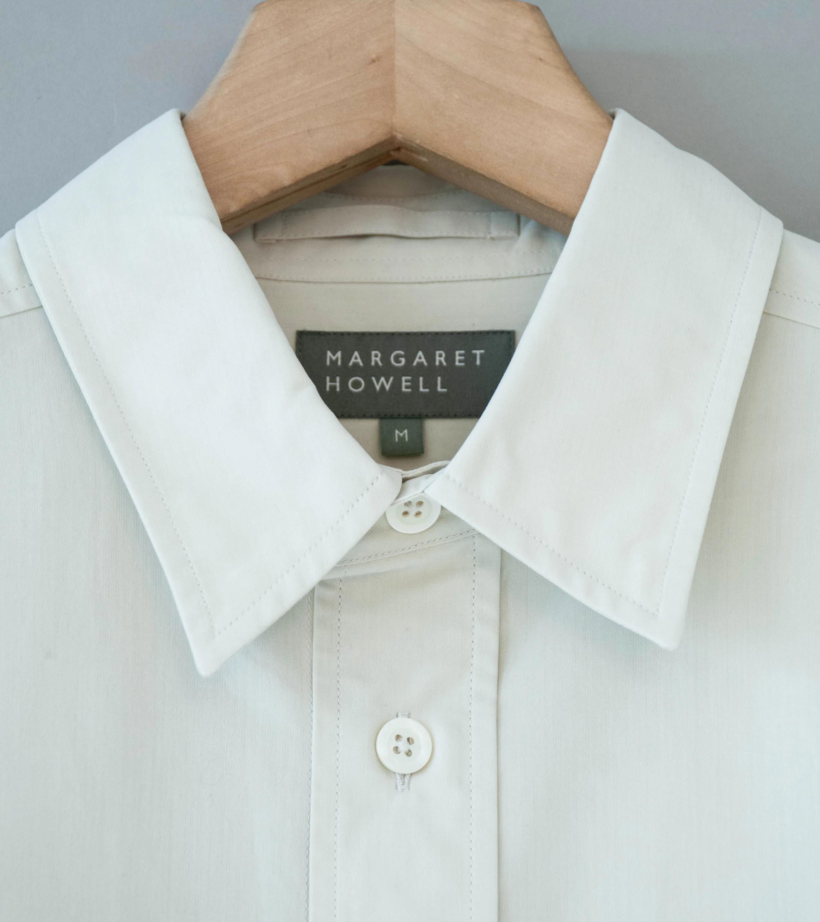 Margaret Howell 'Odd Pocket Shirt' (Parchment Yarn Dye Cotton Poplin) - Image 6