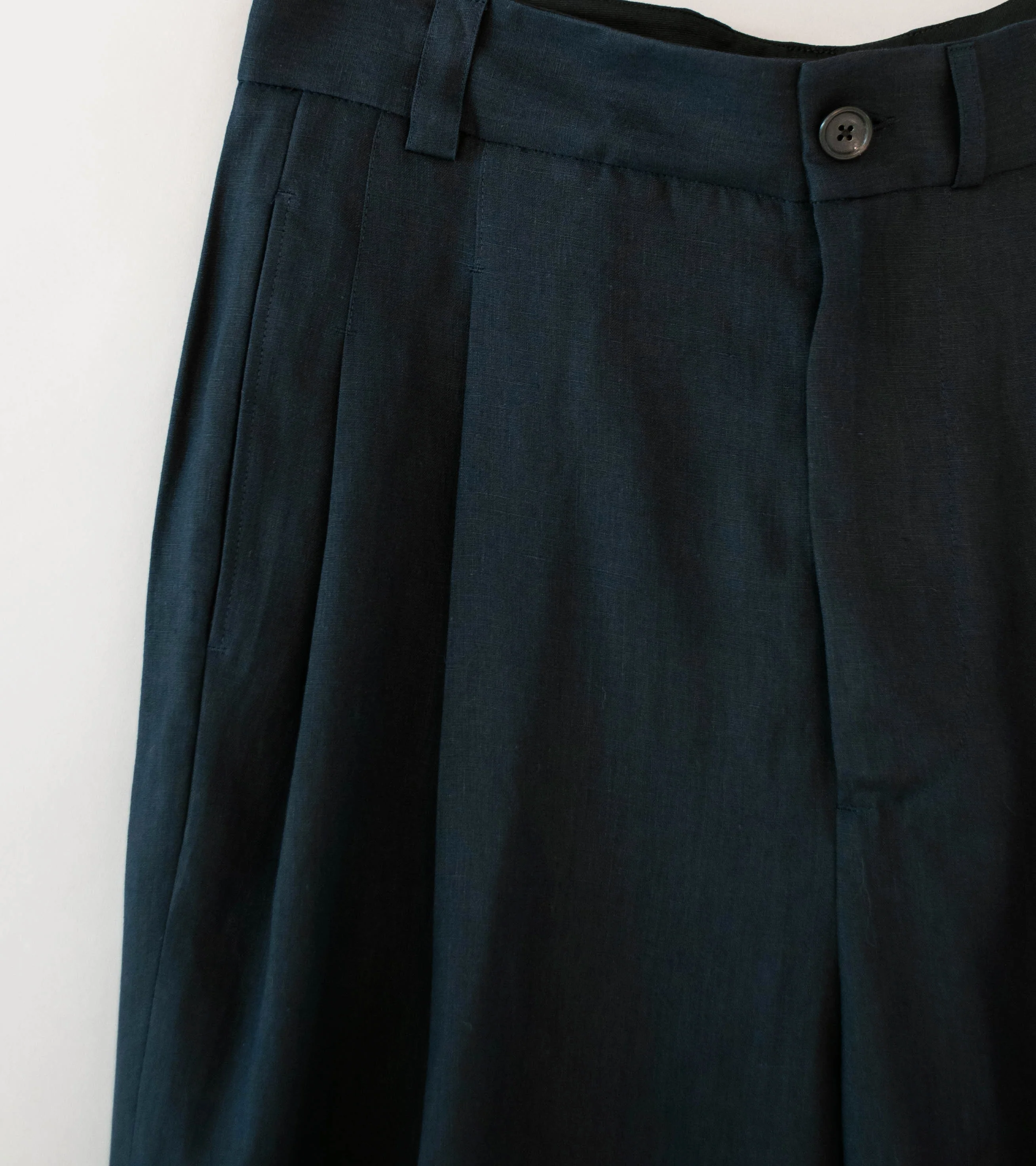 Margaret Howell 'Stitch Pleat Trousers' (Ink Dry Linen Plainweave) - Image 2