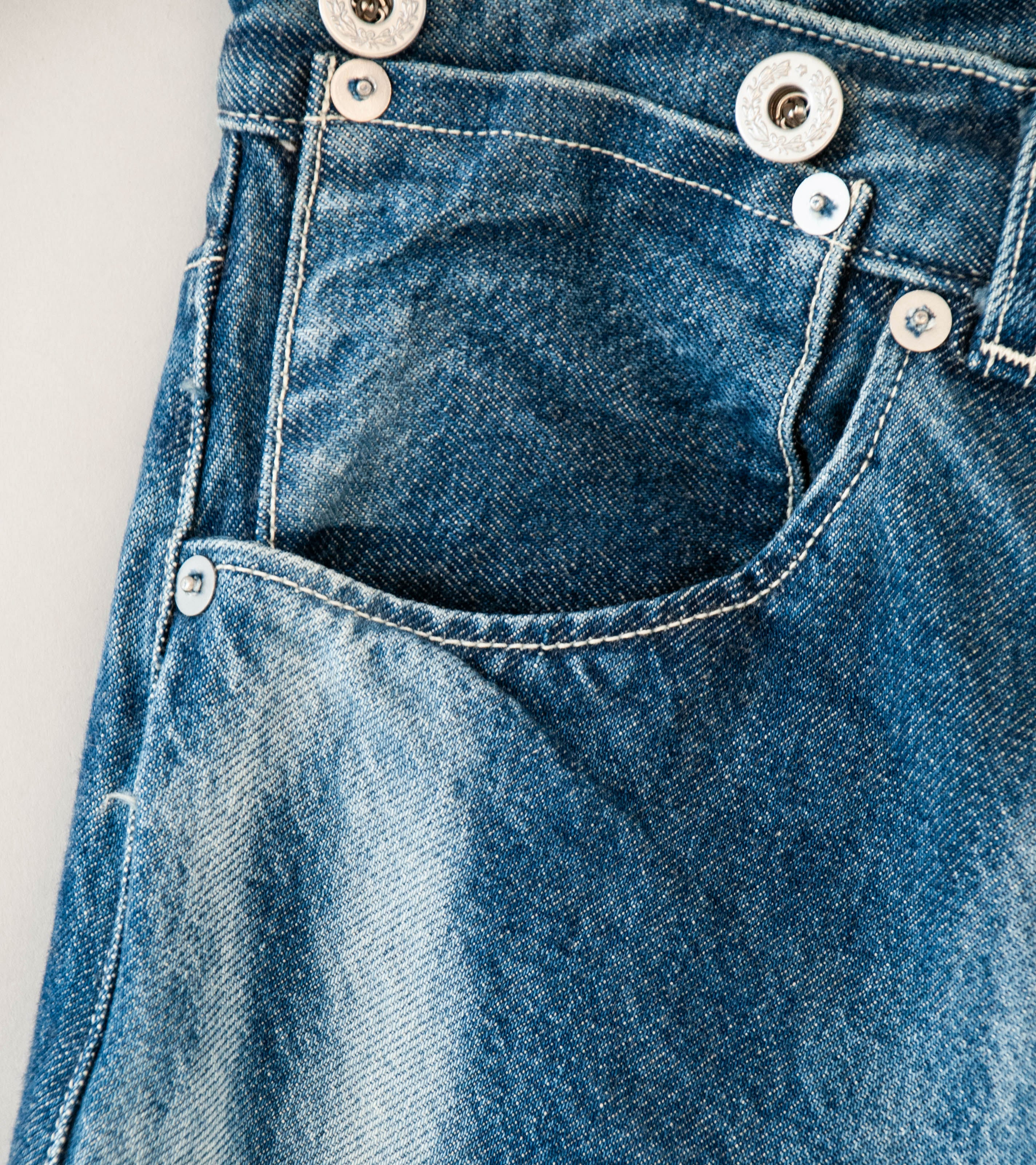 Niceness 'D.SHARKY Distressed Denim Twist Jeans' (Indigo) - Image 3